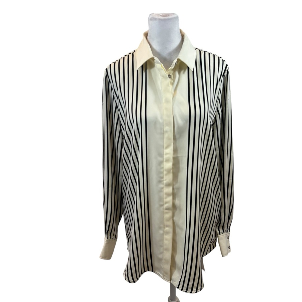 Brand new with Tags Jones & Co Jones NY Black and Ivory Striped Button Down‎ M